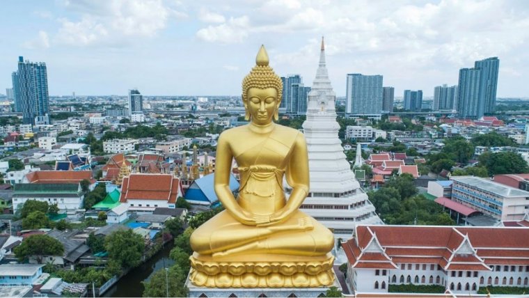 Wat Paknam Bhasicharoen, Thailand